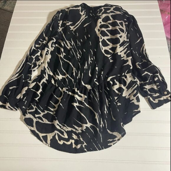 V CRISTINA WOMEN’S ANIMAL  PRINT BLACK /IVORY 100% POLYESTER BLOUSE SIZE M - Picture 11 of 12
